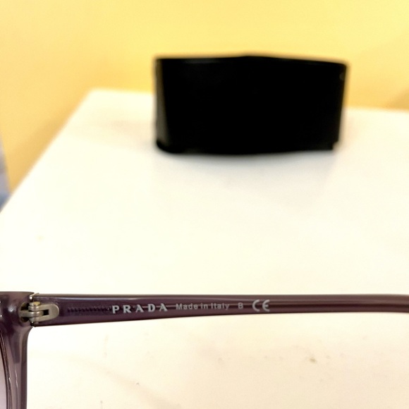 Prada Sunglasses (women) - Picture 3 of 4